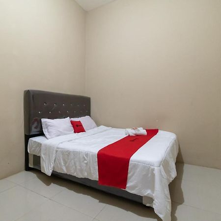Hotel Reddoorz Near Palembang Trade Center 4 Esterno foto