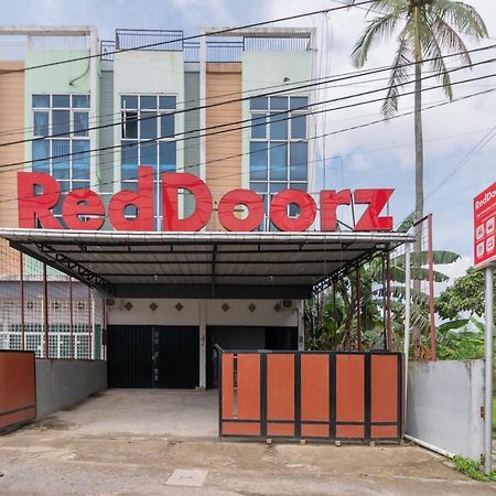 Hotel Reddoorz Near Palembang Trade Center 4 Esterno foto