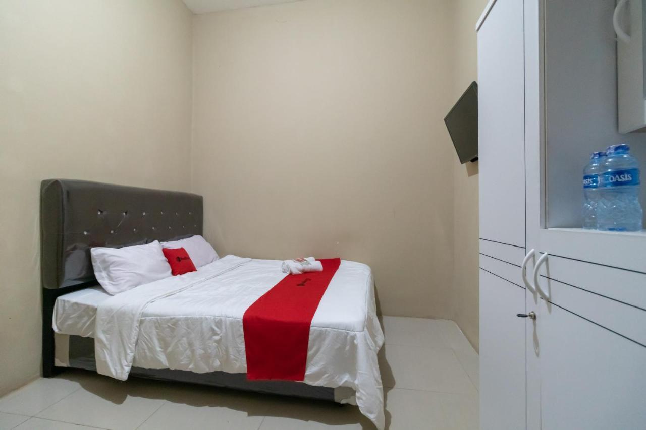 Hotel Reddoorz Near Palembang Trade Center 4 Esterno foto