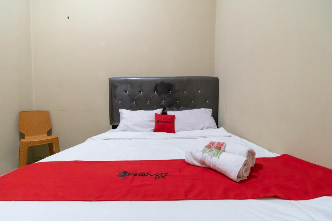 Hotel Reddoorz Near Palembang Trade Center 4 Esterno foto
