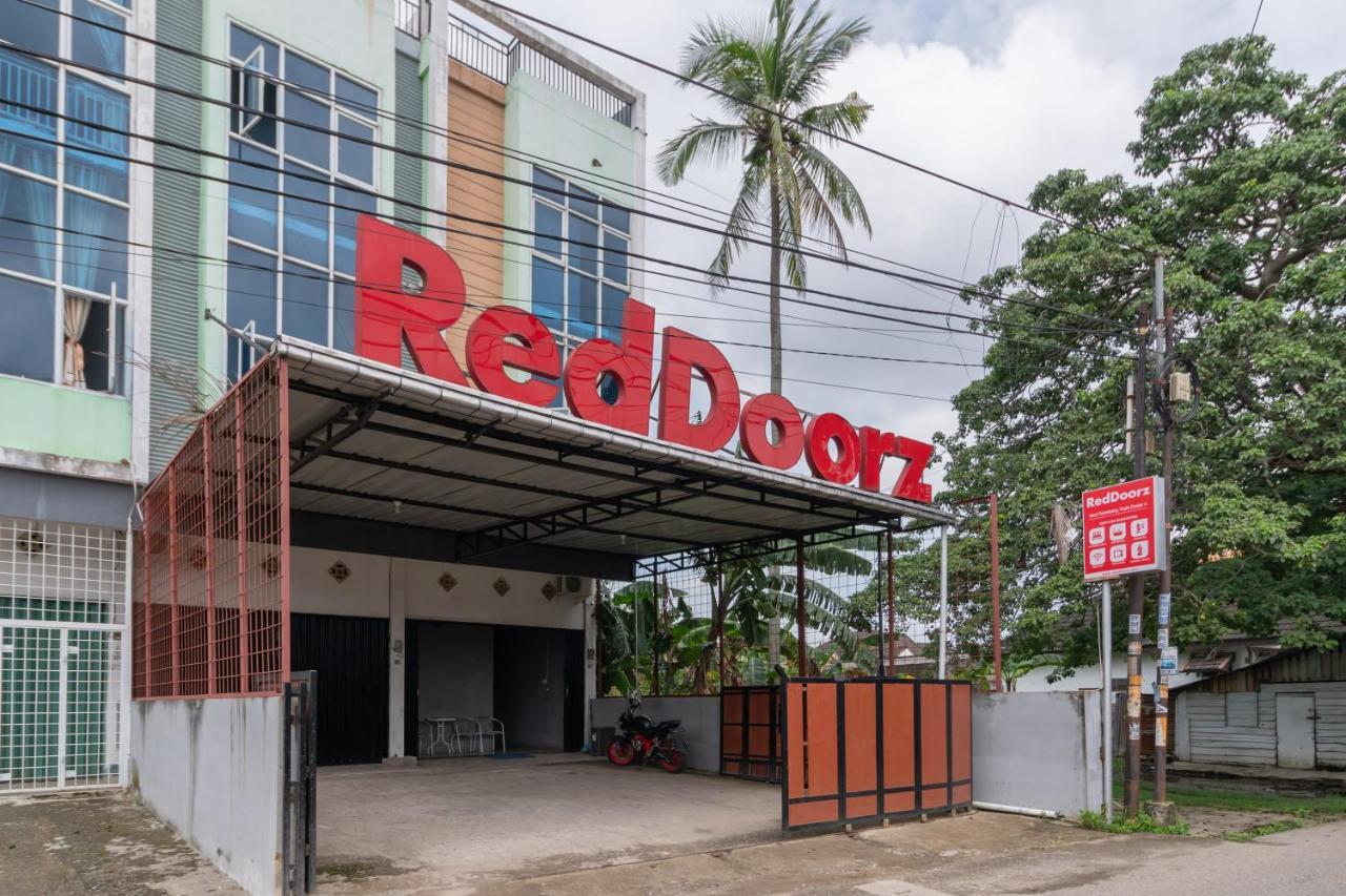 Hotel Reddoorz Near Palembang Trade Center 4 Esterno foto